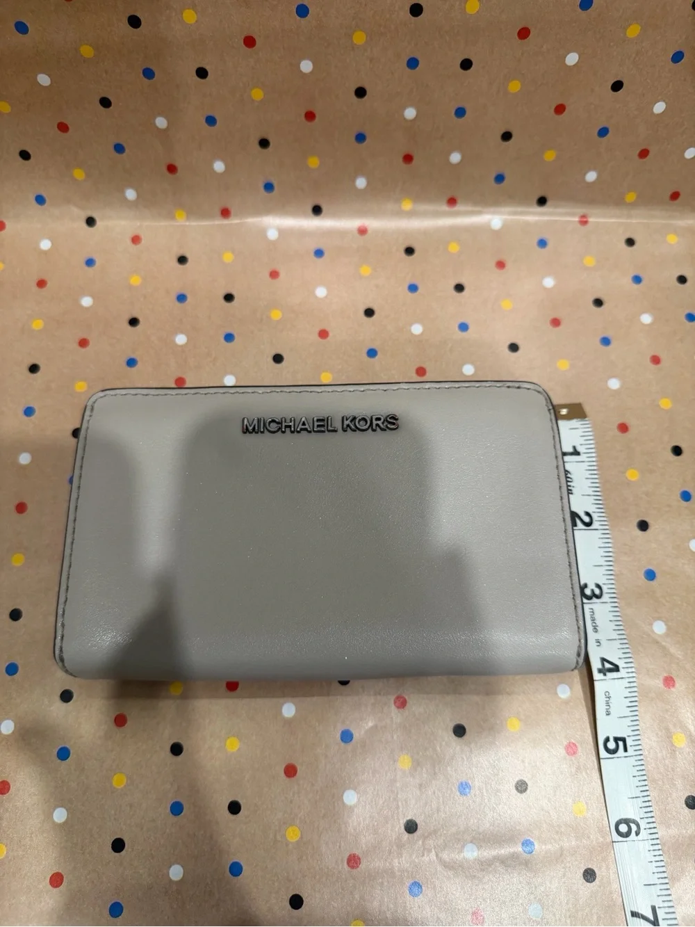 MICHAEL KORS Light Cream Leather Zip Wallet with Silver Logo